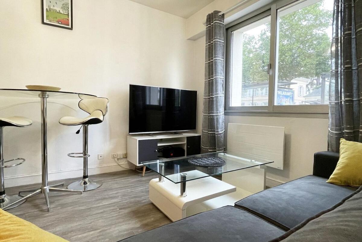 Le Chasles For 2 Persons Apartment Chartres Bagian luar foto